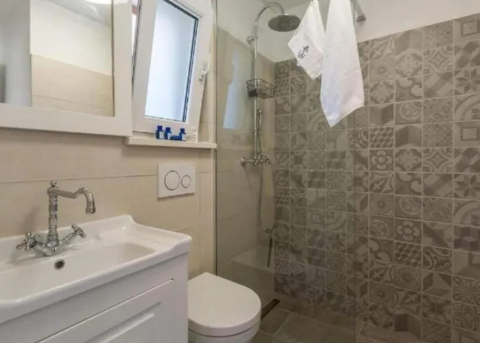 Apartment Amor 아파트 풀라