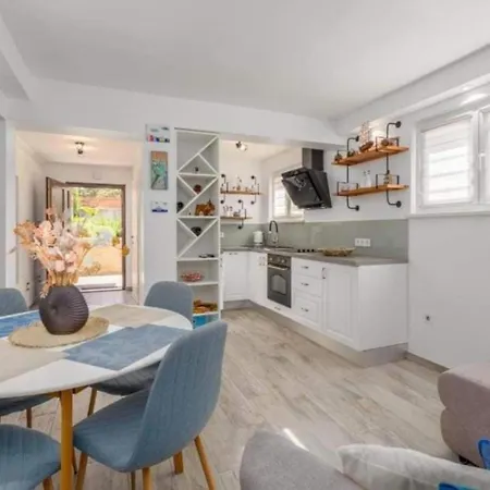 Apartment Amor * بولا